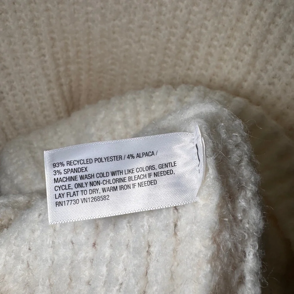 Wild Fable Cozy White Crew Neck Sweater size small